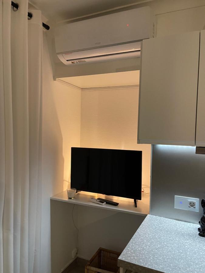 Cozy Studio On The Beach Αντίμπ Εξωτερικό φωτογραφία